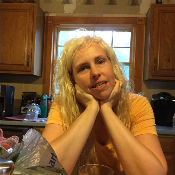 Meet your Posher, Sara - Picture 1 of 1